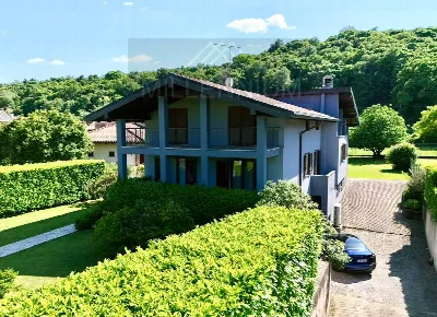 Villetta a schiera a Dormelletto