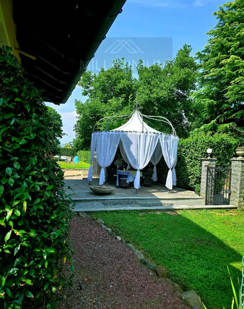 Villa in vendita a Arona - foto 1