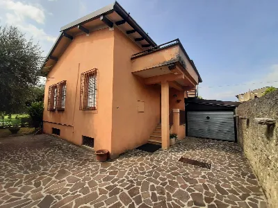 Villa a San Felice del Benaco