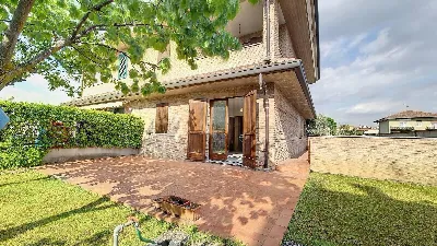 Villetta a schiera in vendita a Lainate - foto 2
