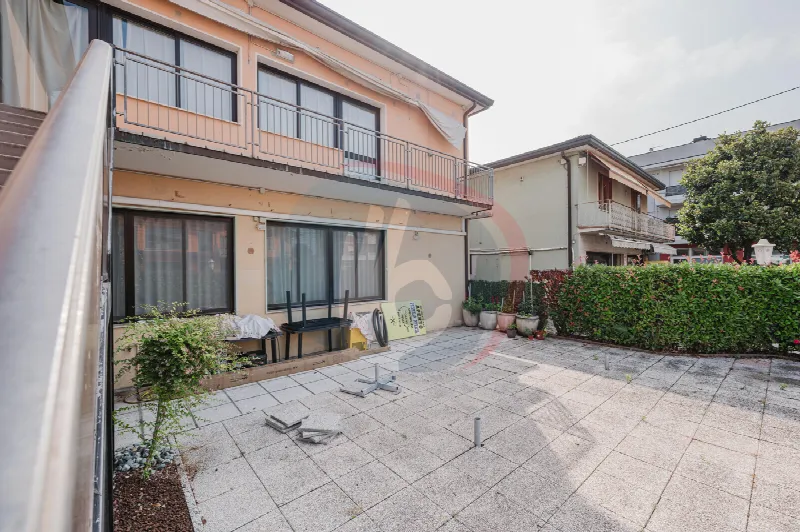 Palazzo/Stabile in vendita a Vigodarzere - foto 2