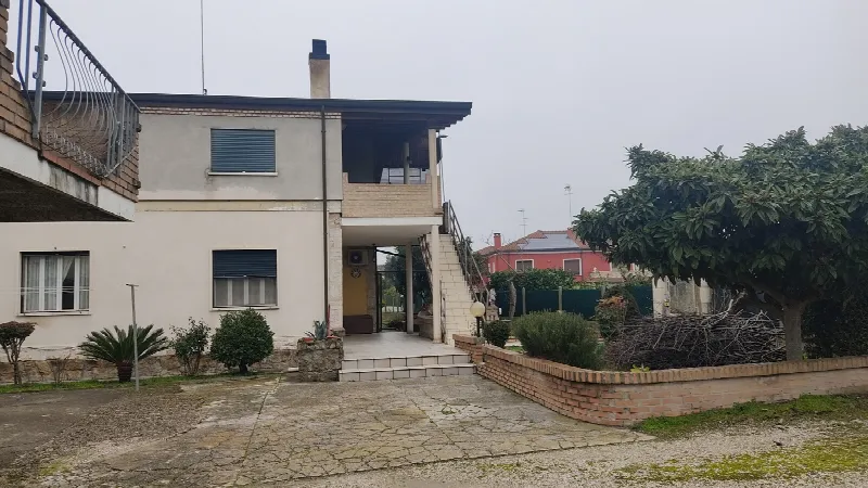 Palazzo/Stabile in vendita a Corbola - foto 4