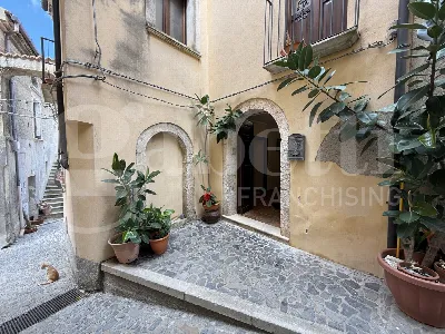 Casa Indipendente in vendita a Fiumefreddo... - foto 2