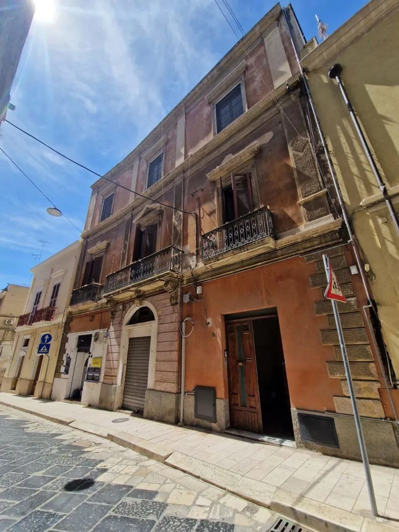 Appartamento in vendita a Brindisi, Centro Storico, Cappuccini, Commenda - foto 1