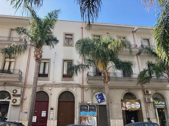Ufficio in vendita a Brindisi, Centro Storico, Cappuccini, Commenda - foto 1