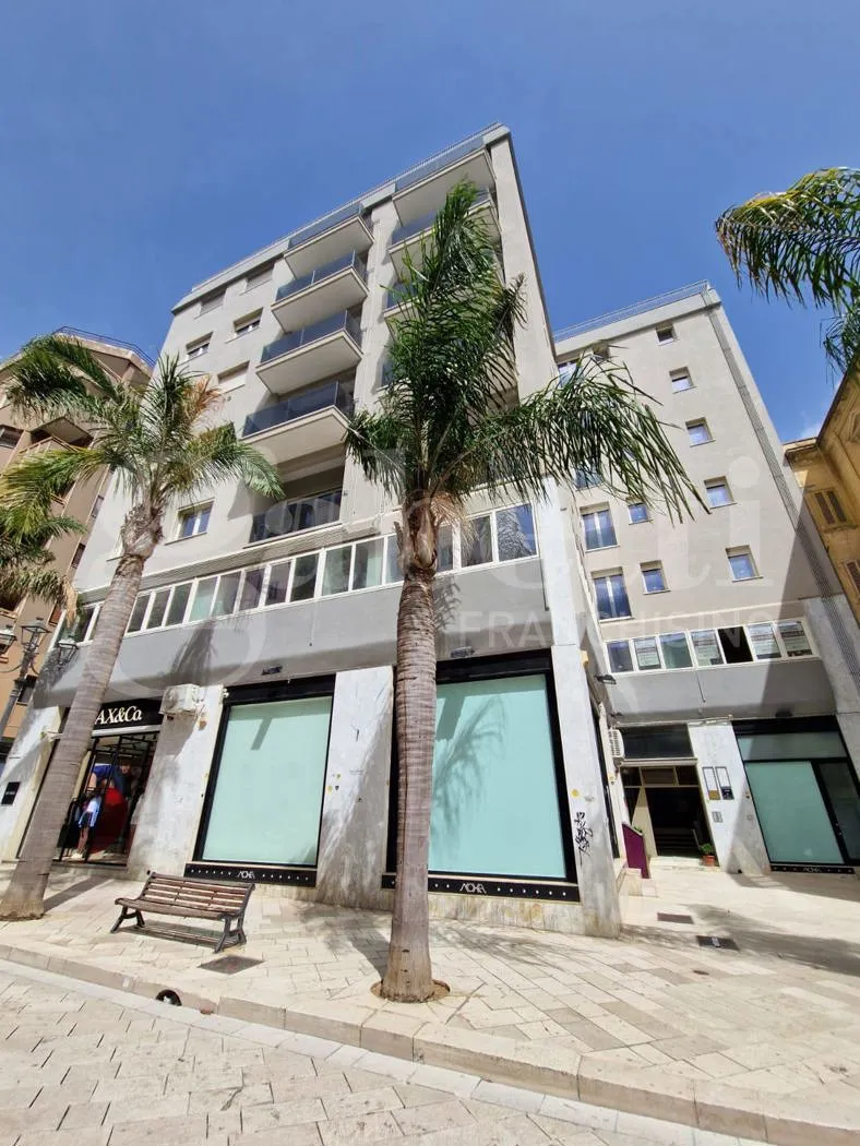 Attico in vendita a Brindisi, Centro Storico, Cappuccini, Commenda - foto 2