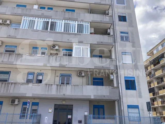 Appartamento in vendita a Brindisi, Centro Storico, Cappuccini, Commenda - foto 1