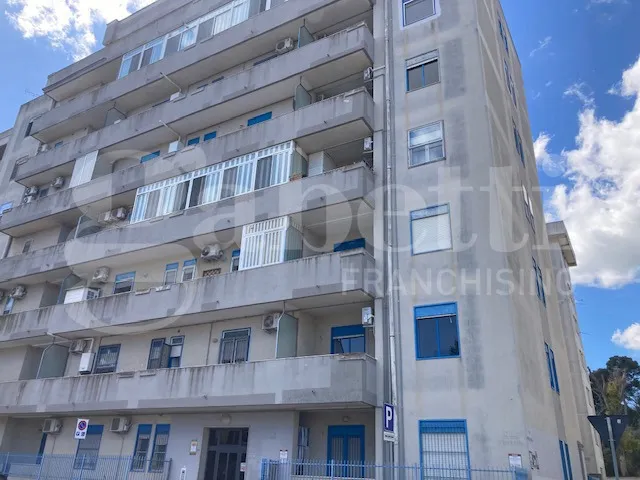 Appartamento in vendita a Brindisi, Centro Storico, Cappuccini, Commenda - foto 2
