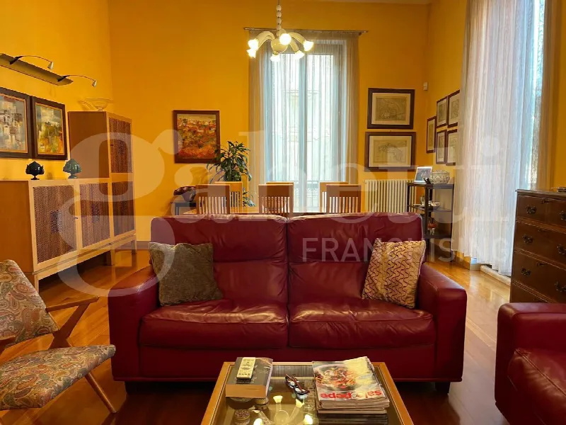 Appartamento in vendita a Brindisi, Centro Storico, Cappuccini, Commenda - foto 1