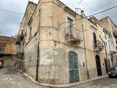Casa Indipendente a Canosa di Puglia