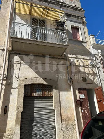 Casa Indipendente a Canosa di Puglia
