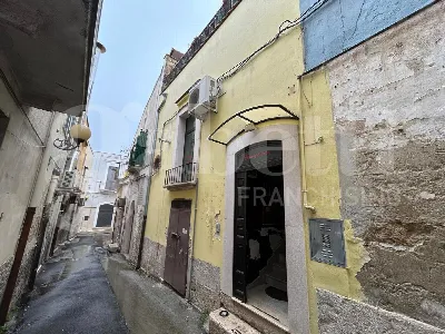 Casa Indipendente a Canosa di Puglia