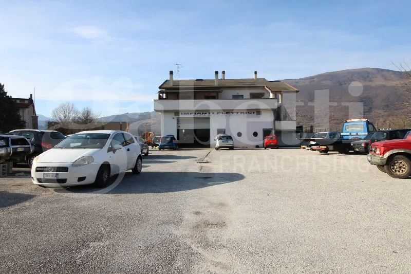 Palazzo/Stabile in vendita a Castel di Sangro - foto 1