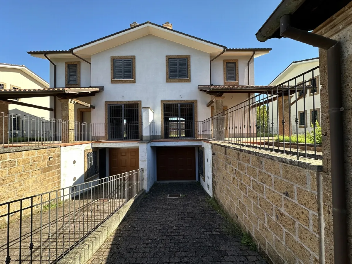 Casa Indipendente in vendita a Civita Castellana - foto 2