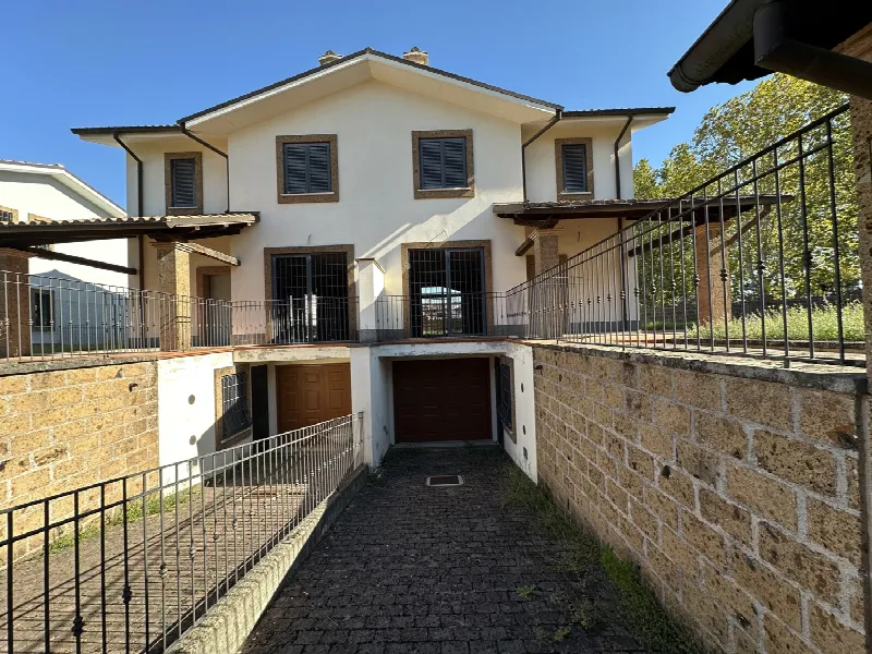 Casa Indipendente in vendita a Civita Castellana - foto 1
