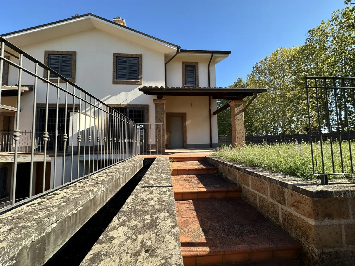 Casa Indipendente in vendita a Civita Castellana - foto 2