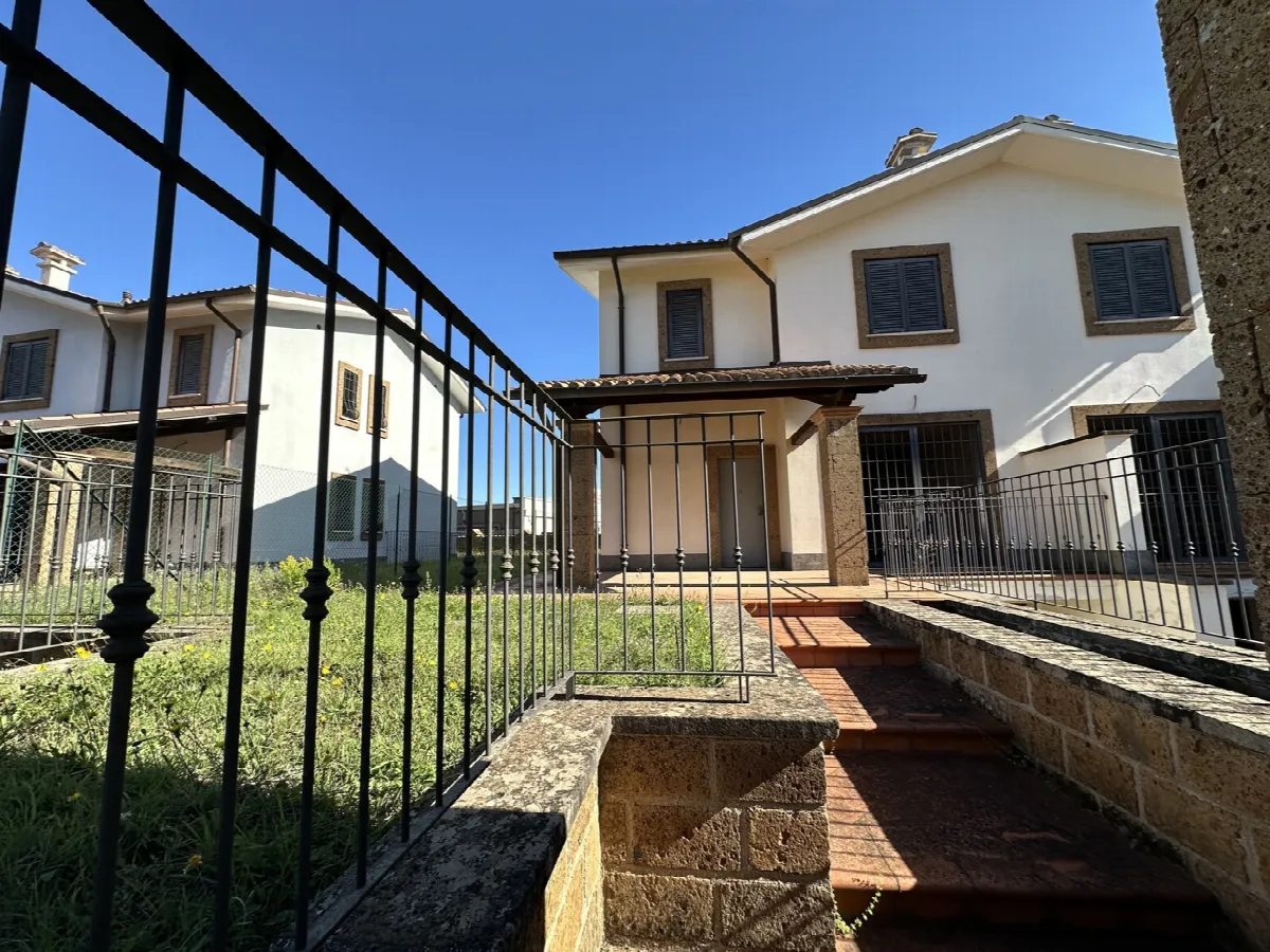 Casa Indipendente in vendita a Civita Castellana - foto 2