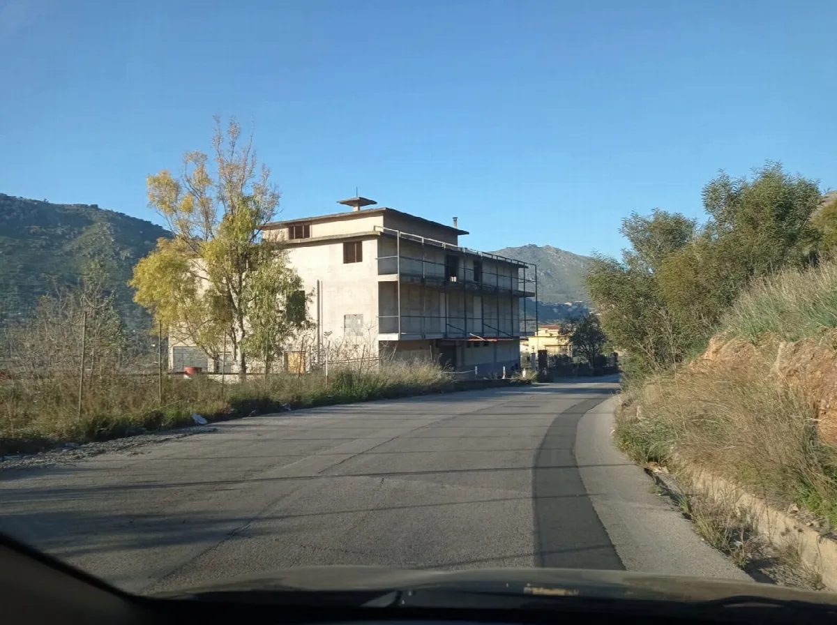 Palazzo/Stabile in vendita a Belmonte Mezzagno - foto 3