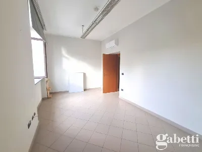 Ufficio in vendita a Pomigliano d'Arco - foto 2