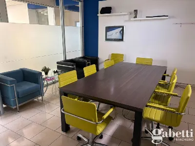 Ufficio in vendita a Pomigliano d'Arco - foto 1