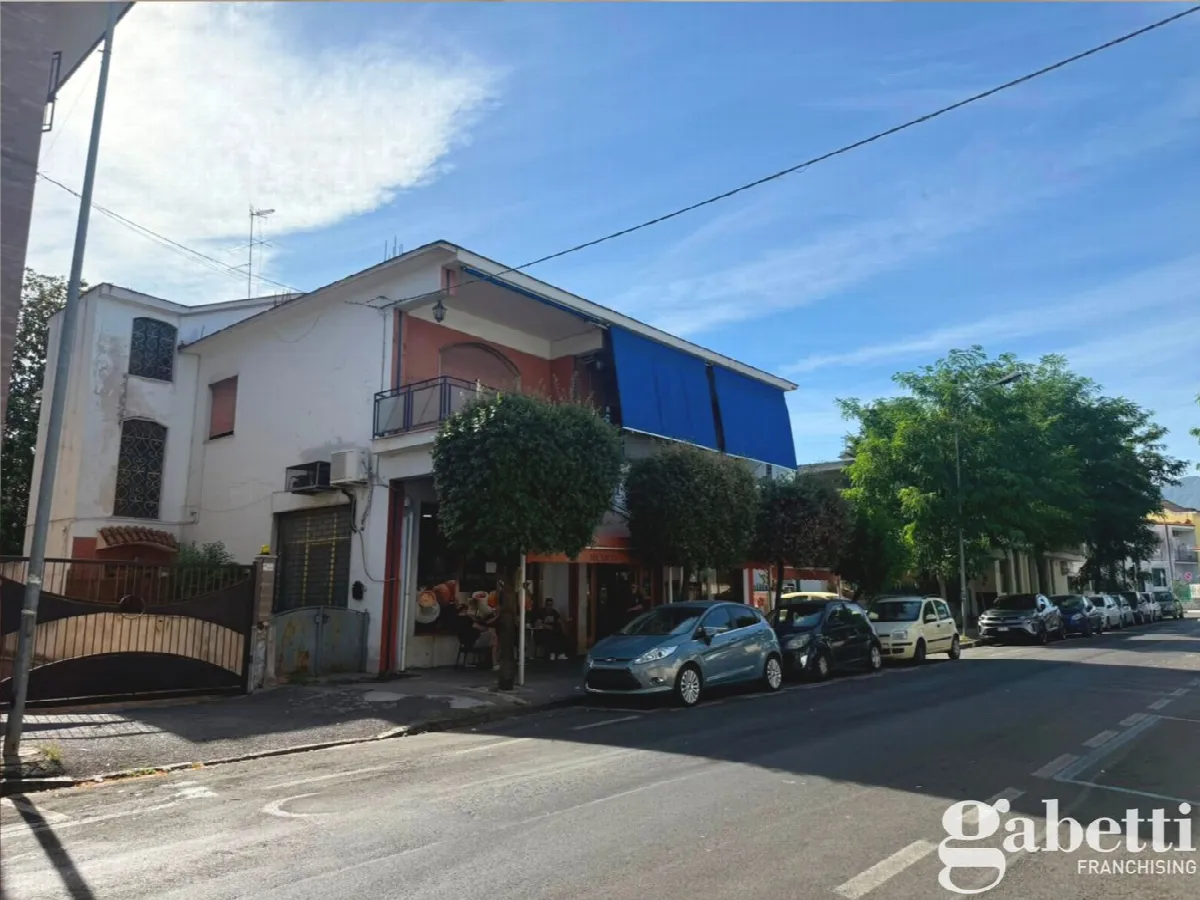 Palazzo/Stabile in vendita a Pomigliano d'Arco - foto 2