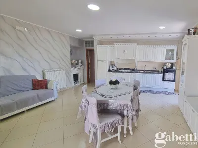 Palazzo/Stabile in vendita a Pomigliano d'... - foto 3