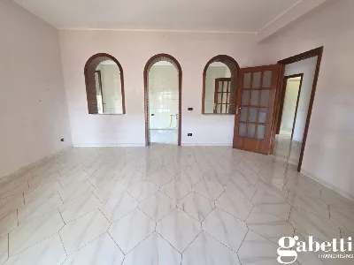 Appartamento a Castello di Cisterna