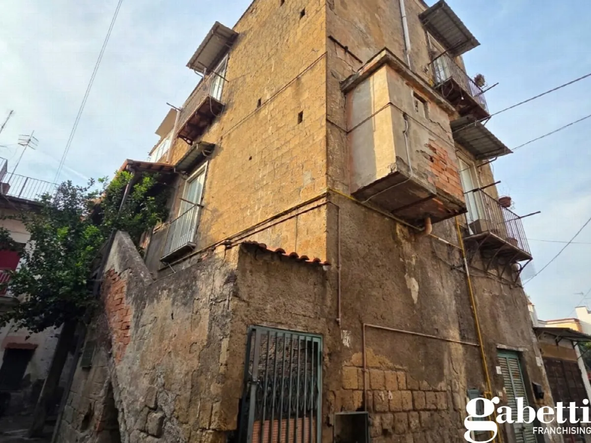 Palazzo/Stabile in vendita a Pomigliano d'Arco - foto 2