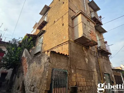 Palazzo/Stabile in vendita a Pomigliano d'... - foto 2