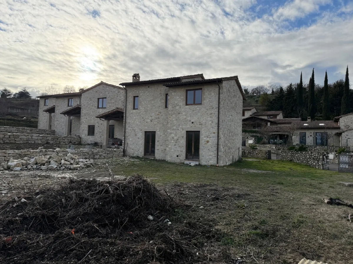 Villetta a schiera in vendita ad Avigliano Umbro - foto 4