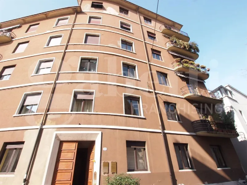 Appartamento in vendita a Verona, Centro - foto 1