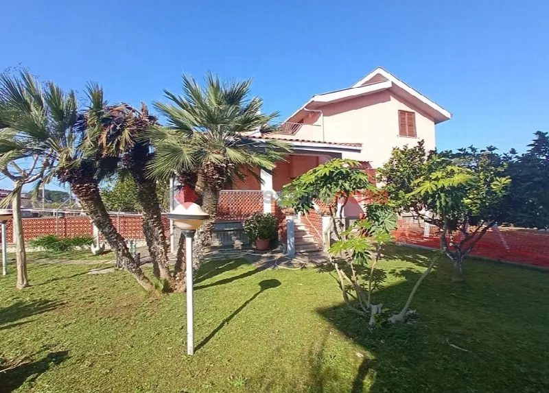 Villa in vendita a Aprilia - foto 1