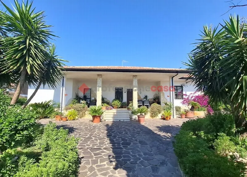 Villa in vendita a Aprilia - foto 1