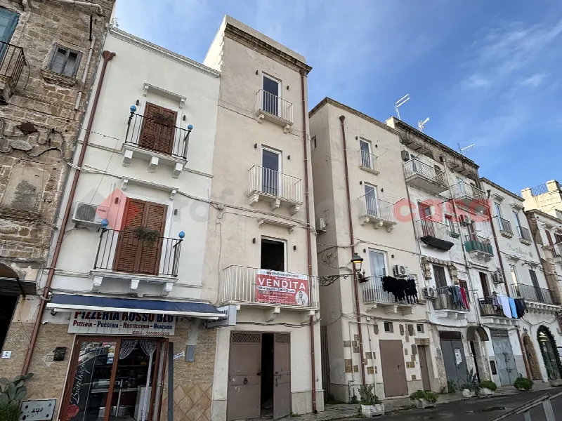 Palazzo/Stabile in vendita a Taranto, Isola, Città Vecchia, Borgo - foto 1