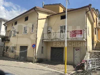 Casa Indipendente in vendita a Pietrastorn... - foto 1
