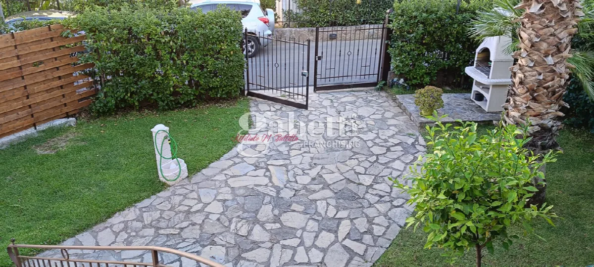 Appartamento in vendita a Campofelice di Roccella - foto 2