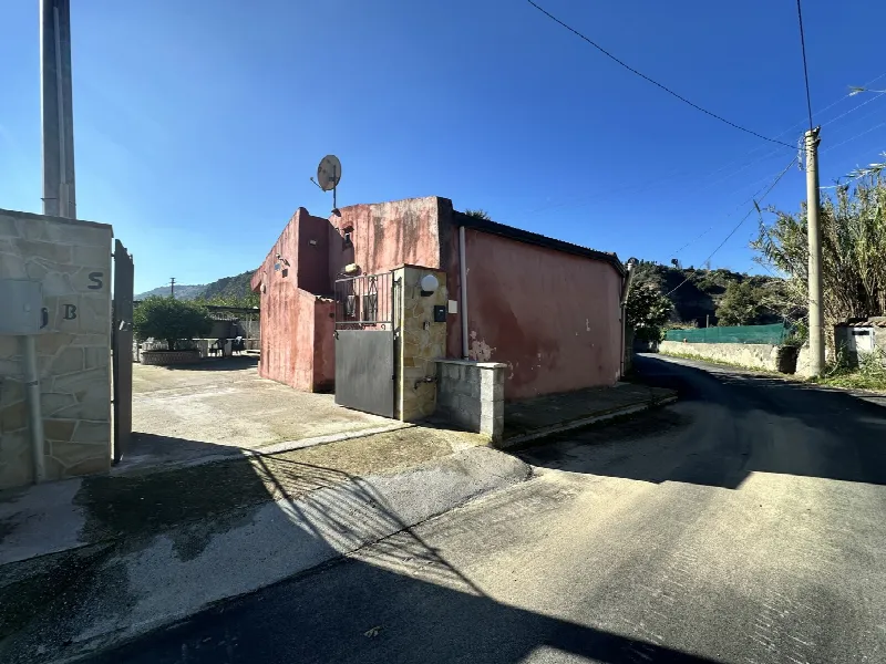 Villetta a schiera in vendita a Castroreale - foto 1