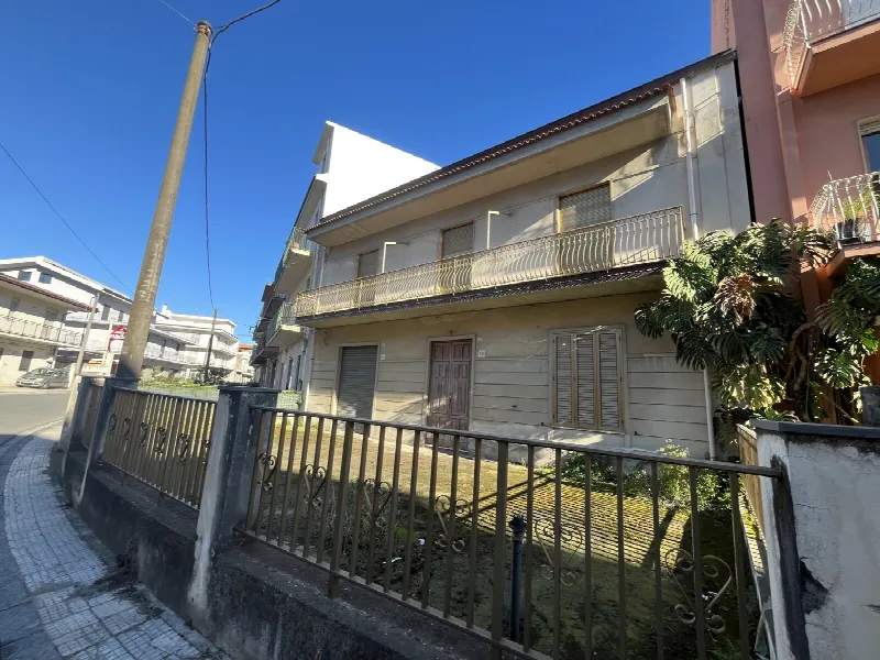 Casa Indipendente in vendita a Barcellona Pozzo di Gotto - foto 1
