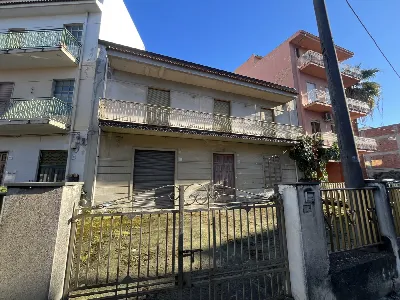 Casa Indipendente in vendita a Barcellona ... - foto 2