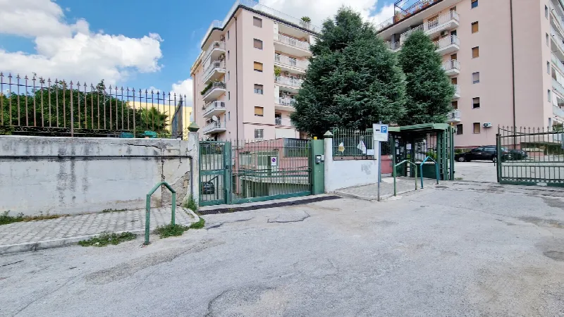 Ufficio in vendita a Caserta, Centro - foto 1