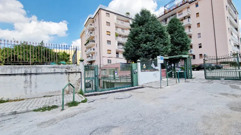 Ufficio in vendita a Caserta, Centro - foto 2