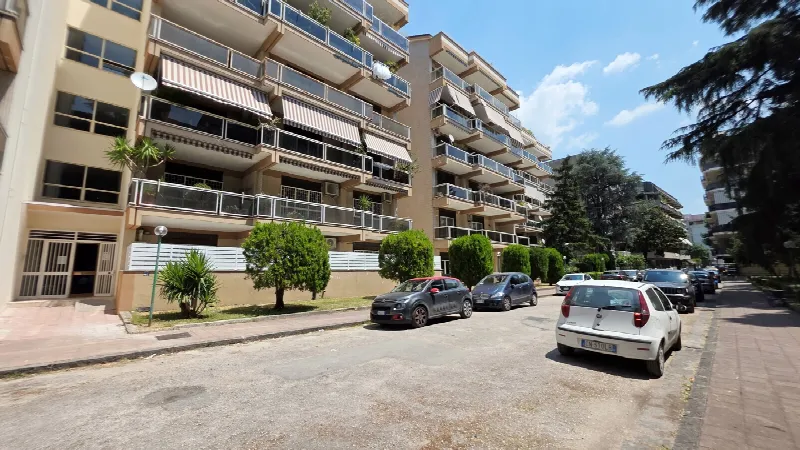 Appartamento in vendita a Caserta, Centro - foto 1