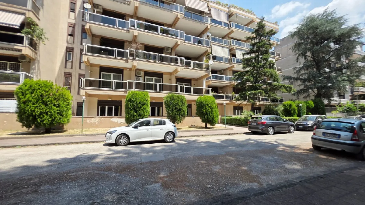 Appartamento in vendita a Caserta, Centro - foto 2
