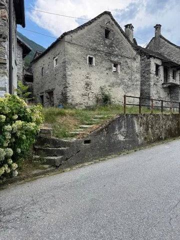 Rustico/Casale in vendita a Trontano - foto 1