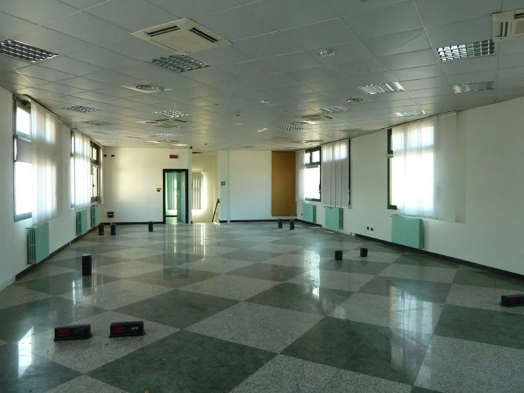 Palazzo/Stabile in vendita a Gravellona Toce - foto 5