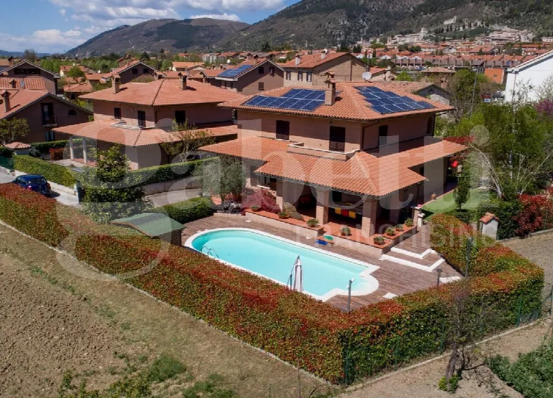 Villetta a schiera in vendita a Gubbio - foto 1