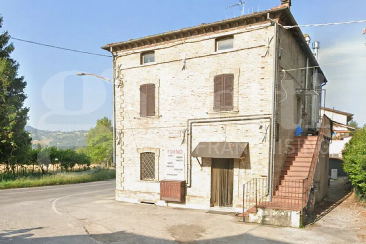 Palazzo/Stabile in vendita a Gubbio - foto 3