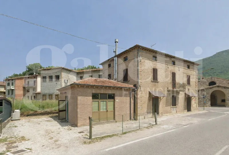 Palazzo/Stabile in vendita a Gubbio - foto 1