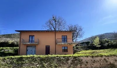 Casa Indipendente in vendita a Costacciaro - foto 2