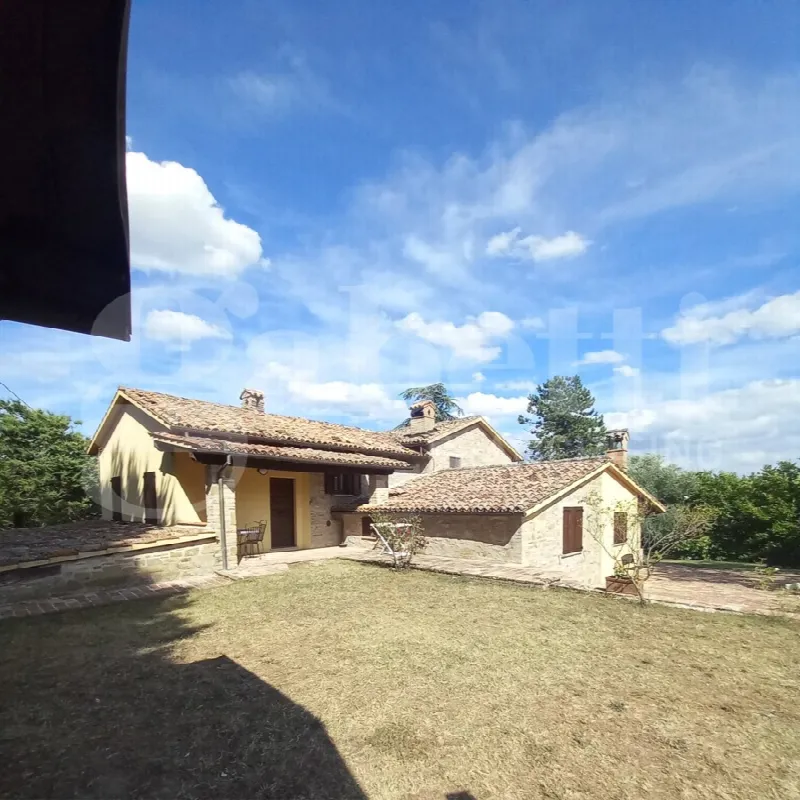 Rustico/Casale in vendita a Gubbio - foto 2